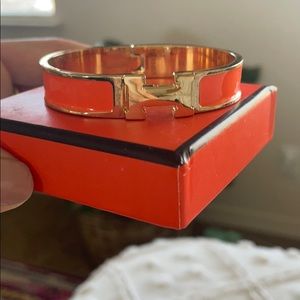Hermès Paris orange clic H bracelet